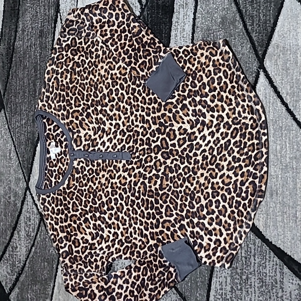 SECRET TREASURE SOFT TOUCH HALF-BUTTON LEOPARD PRINT LONG-SLEEVE SLEEP S…